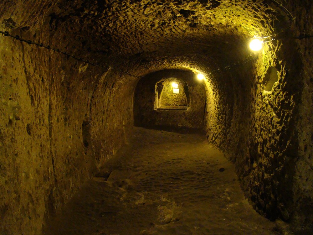 Kapadokya Yeraltı Şehirleri — Derinkuyu